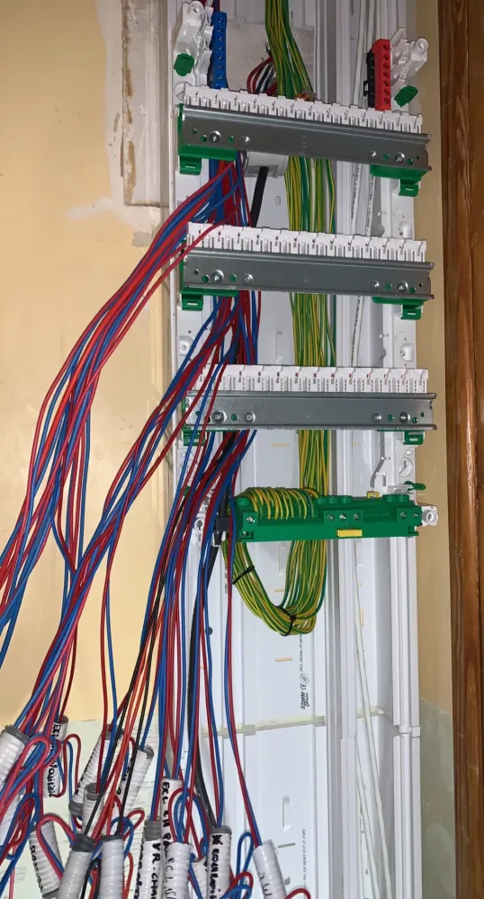 Borne électriquewebp